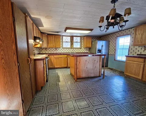 Kitchen - 35400 Tingle Rd, Pittsville, MD 21850 photo 2 of 8