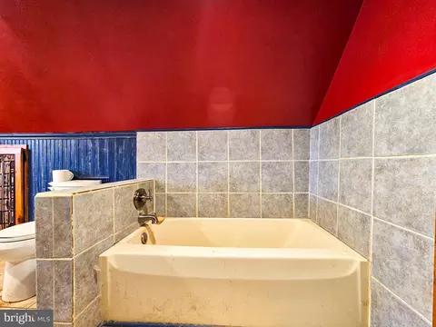 Bath - 35400 Tingle Rd, Pittsville, MD 21850 photo 2 of 6