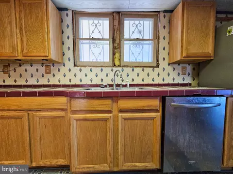 Kitchen - 35400 Tingle Rd, Pittsville, MD 21850 photo 7 of 8
