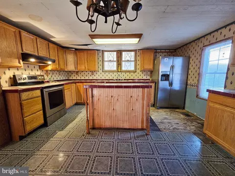 Kitchen - 35400 Tingle Rd, Pittsville, MD 21850 photo 3 of 8