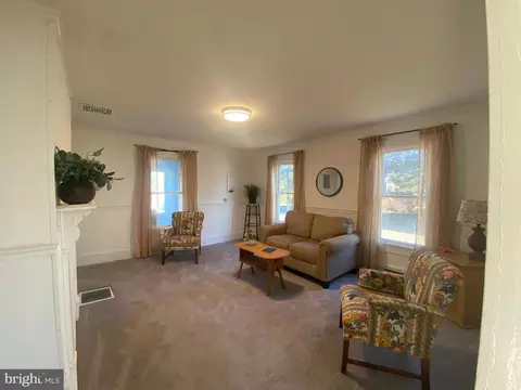 Living - 4557 Tyaskin Rd, Tyaskin, MD 21865 photo 1 of 5