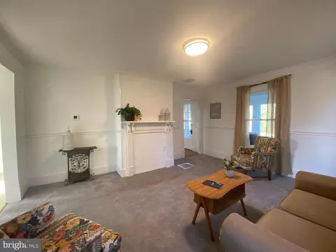 Living - 4557 Tyaskin Rd, Tyaskin, MD 21865 photo 3 of 5