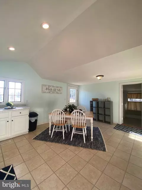 Dining - 4557 Tyaskin Rd, Tyaskin, MD 21865 photo 2 of 4