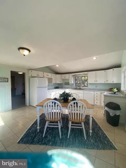 Dining - 4557 Tyaskin Rd, Tyaskin, MD 21865 photo 1 of 4