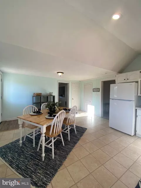 Dining - 4557 Tyaskin Rd, Tyaskin, MD 21865 photo 4 of 4