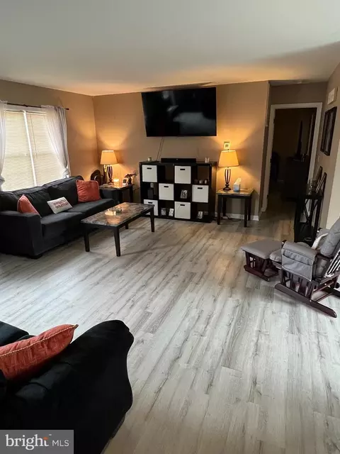 710 E Chestnut St, Delmar, MD 21875 photo 2