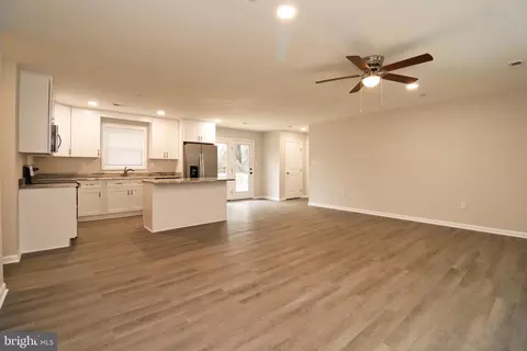 Living - 900 Manoa Blvd, Salisbury, MD 21801 photo 1 of 2