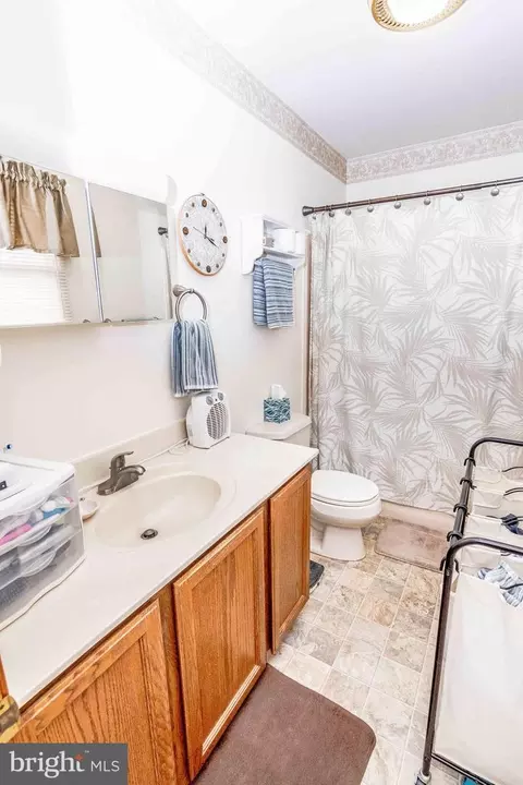 Bath - 26801 Gunners Cir, Salisbury, MD 21801 photo 3 of 4