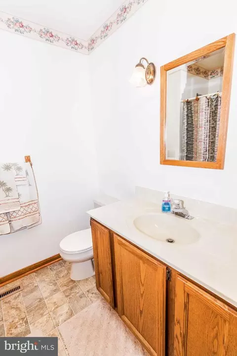 Bath - 26801 Gunners Cir, Salisbury, MD 21801 photo 1 of 4