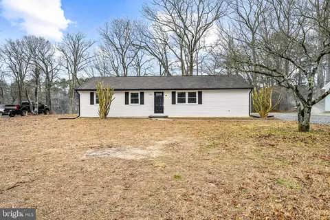 1221 Flamingo Dr, Salisbury, MD 21801