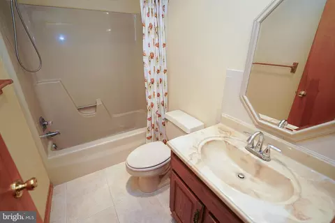Bath - 1008 Baccharis Dr, Salisbury, MD 21804 photo 3 of 4