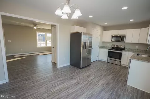 Living - 36229 Old Ocean City Rd, Willards, MD 21874 photo 3 of 4