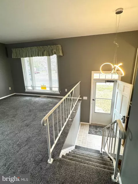 Living - 100 E Walnut St, Delmar, MD 21875 photo 2 of 2