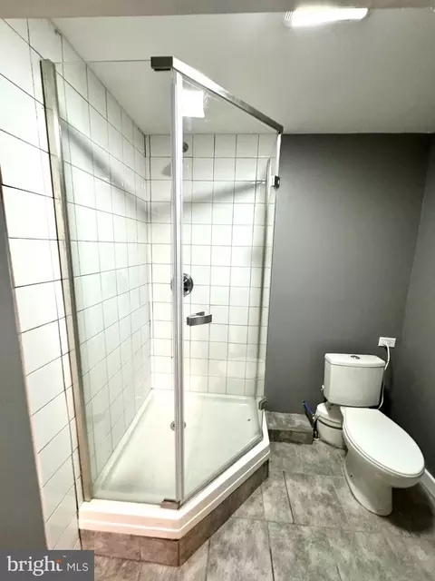 Bath - 100 E Walnut St, Delmar, MD 21875 photo 2 of 3
