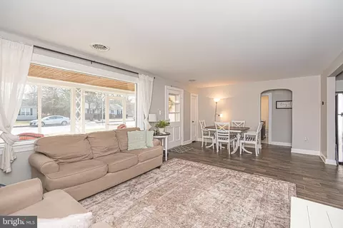Living - 151 Onley Rd, Salisbury, MD 21804 photo 2 of 3