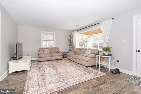 Living - 151 Onley Rd, Salisbury, MD 21804 photo 1 of 3