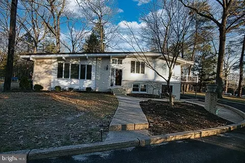 30543 Danwood Dr, Delmar, MD 21875