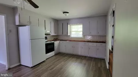 Entry Way - 22844 Nanticoke Rd, Quantico, MD 21856 photo 3 of 5