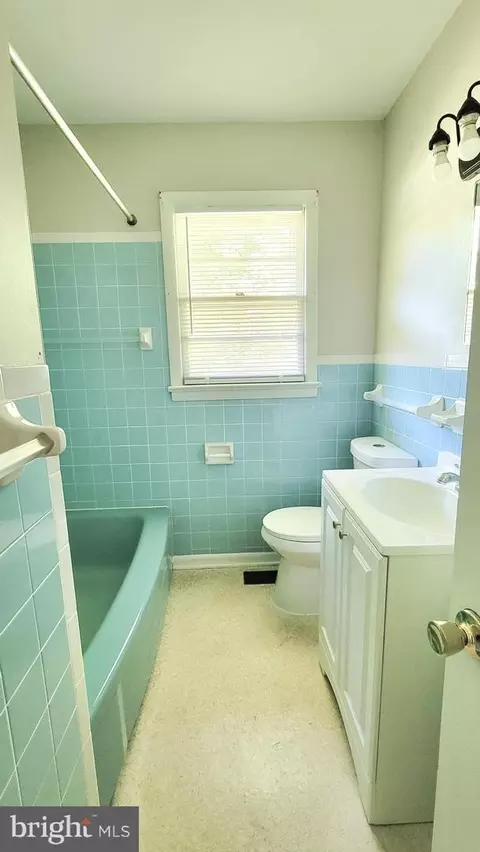Bath - 22844 Nanticoke Rd, Quantico, MD 21856 photo 1 of 1