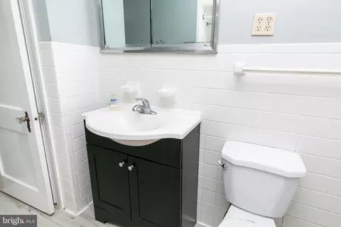 Bath - 31670 Mount Hermon Rd, Salisbury, MD 21804 photo 4 of 6