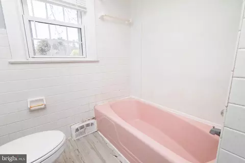 Bath - 31670 Mount Hermon Rd, Salisbury, MD 21804 photo 3 of 6