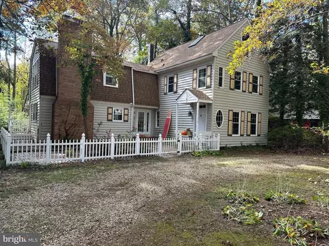 27123 Acorn Dr, Hebron, MD 21830