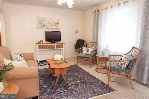 Living - 1008 Tyler Ave, Salisbury, MD 21804 photo 2 of 5