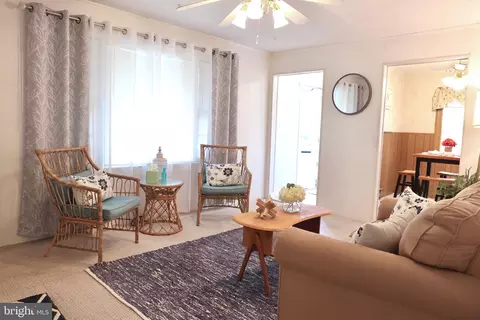 Living - 1008 Tyler Ave, Salisbury, MD 21804 photo 3 of 5
