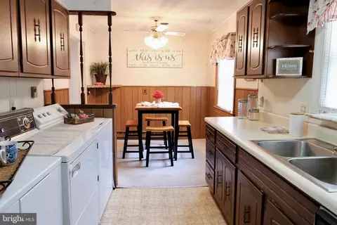 Kitchen - 1008 Tyler Ave, Salisbury, MD 21804 photo 4 of 4
