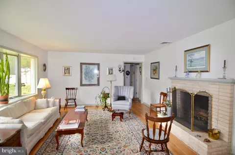 Living - 611 Irene Ave, Salisbury, MD 21801 photo 1 of 7