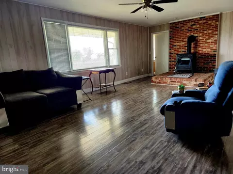 Living - 8089 Brown Rd, Salisbury, MD 21804 photo 1 of 2
