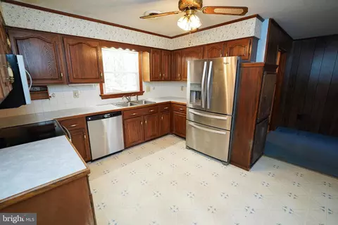 Kitchen - 4892 Cardinal Dr, Salisbury, MD 21804 photo 1 of 3