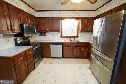 Kitchen - 4892 Cardinal Dr, Salisbury, MD 21804 photo 2 of 3