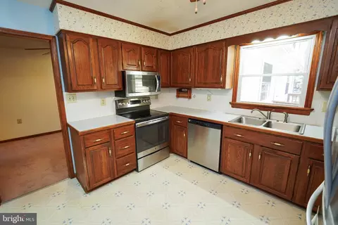 Kitchen - 4892 Cardinal Dr, Salisbury, MD 21804 photo 3 of 3