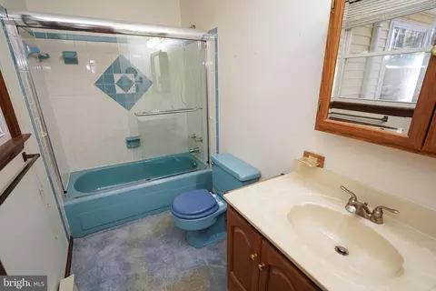 Bath - 4892 Cardinal Dr, Salisbury, MD 21804 photo 1 of 4