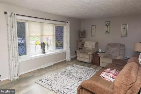 Living - 8231 Arden Dr, Salisbury, MD 21804 photo 2 of 4