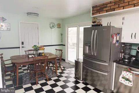 Dining - 8231 Arden Dr, Salisbury, MD 21804 photo 2 of 2