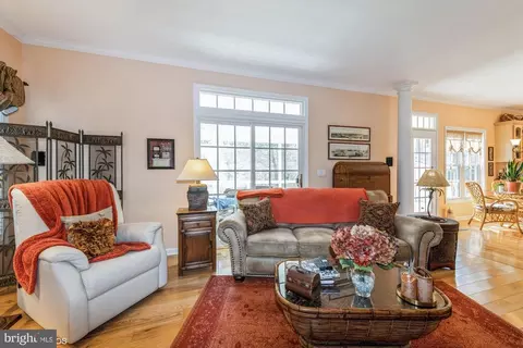 Living - 5226 Dove Point Ln, Fruitland, MD 21826 photo 2 of 4