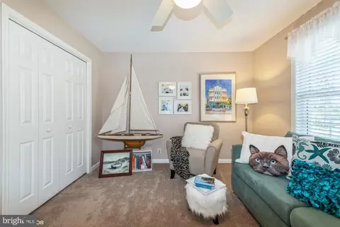 Living - 5226 Dove Point Ln, Fruitland, MD 21826 photo 4 of 4