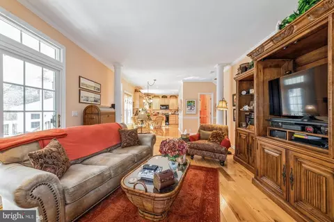 Living - 5226 Dove Point Ln, Fruitland, MD 21826 photo 3 of 4