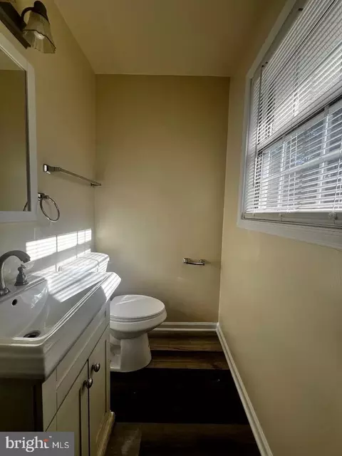 Bath - 809 Miami Ave, Salisbury, MD 21801 photo 7 of 7