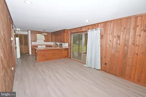 Kitchen - 30430 W Rustic Dr, Salisbury, MD 21804 photo 5 of 5