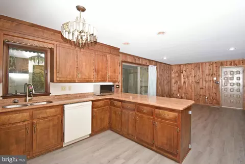 Kitchen - 30430 W Rustic Dr, Salisbury, MD 21804 photo 1 of 5