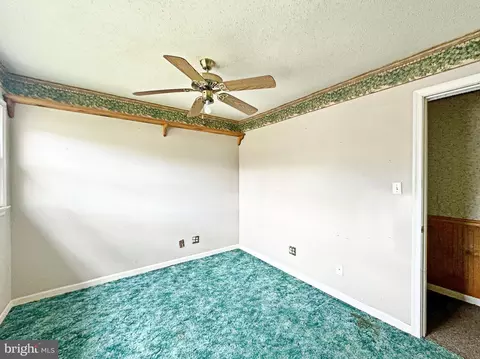Bedroom - 1412 Mount Hermon Rd, Salisbury, MD 21804 photo 4 of 9