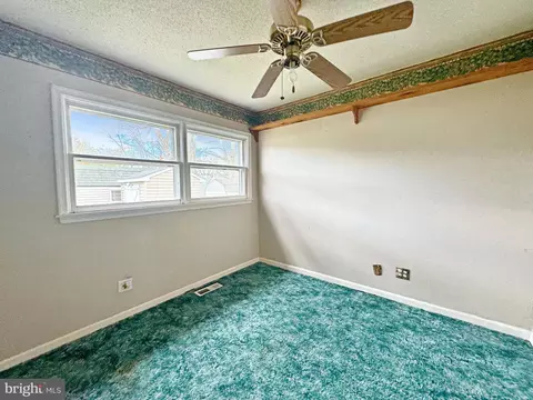 Bedroom - 1412 Mount Hermon Rd, Salisbury, MD 21804 photo 3 of 9