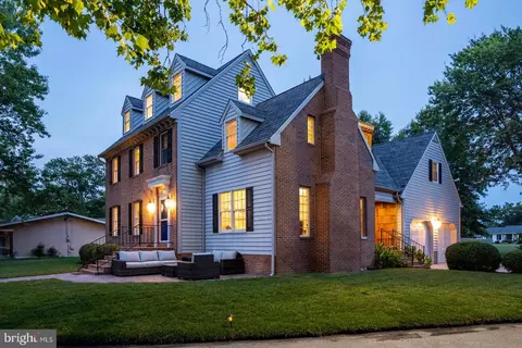 519 Water St, Sharptown, MD 21861