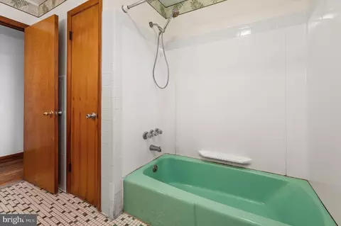 Bath - 3419 Meadow Bridge Rd, Eden, MD 21822 photo 1 of 2