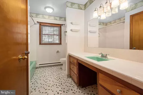 Bath - 3419 Meadow Bridge Rd, Eden, MD 21822 photo 2 of 2