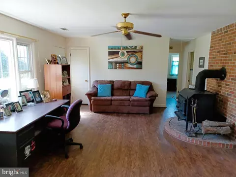 Living - 125 Johnson Dr, Salisbury, MD 21804 photo 3 of 3