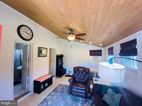 Entry Way - 5689 Spinnaker Dr, Salisbury, MD 21801 photo 3 of 8